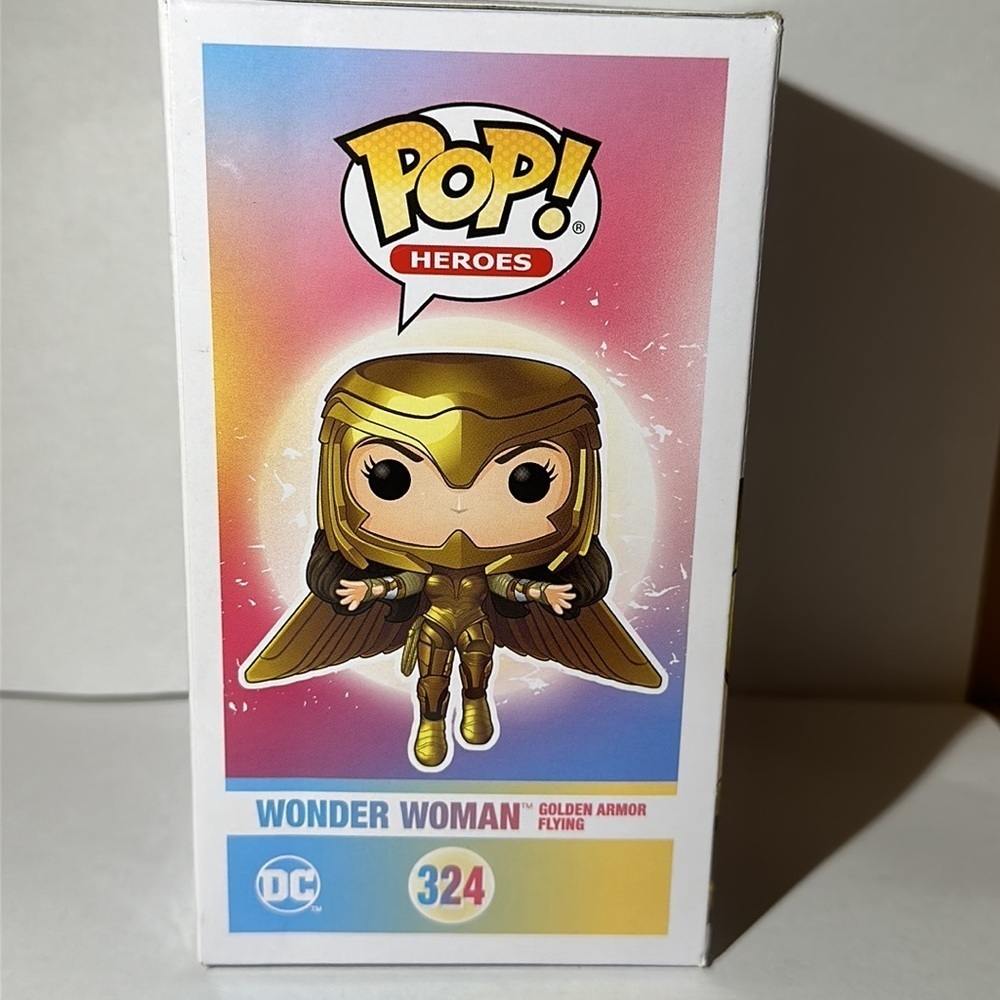 Wonder Woman golden armour flying funko pop​ - Picture 4 of 6